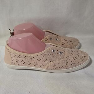 Take A Walk Blush Eyelet Tennis Shoes Size 9
